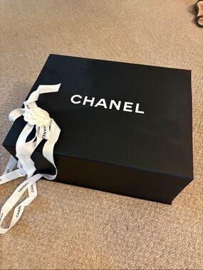 Chanel giant box with ribbon and flower 18x14x8 inches - great condition